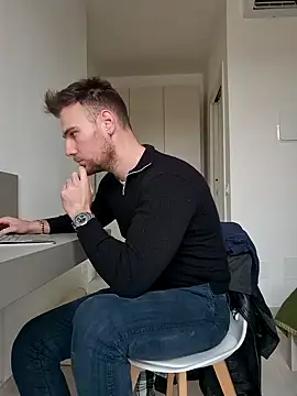 mrlyuis online show from December 2025 12:44:02 PM