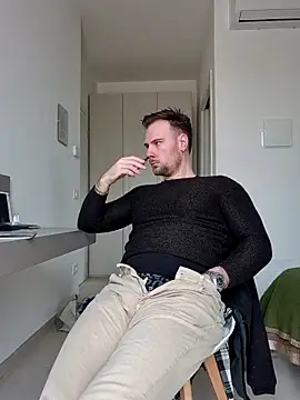 mrlyuis online show from February 2026 01:10:01 PM