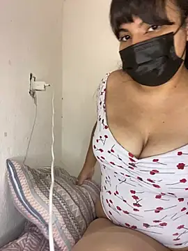 Snapshot of bellisbeli chatting on April 2026 04:54:01 AM bellisbeli online show from April 2026 04:54:01 AM