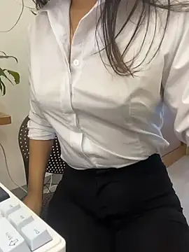 bunny b4nny online show from November 2025 06:01:01 AM