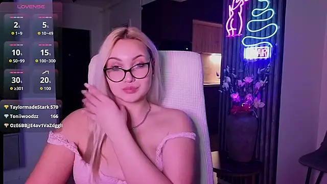 Snapshot of adrelaxina chatting on December 2025 09:32:02 PM adrelaxina online show from December 2025 09:32:02 PM