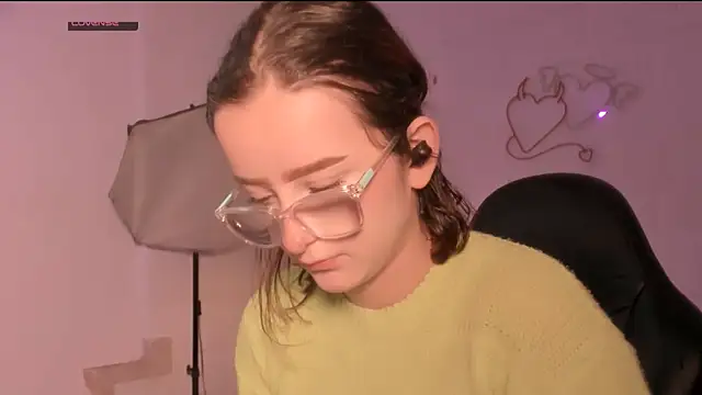 kristal joi dl online show from October 2025 12:22:02 PM