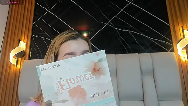 kristal joi dl online show from November 2025 12:39:02 PM