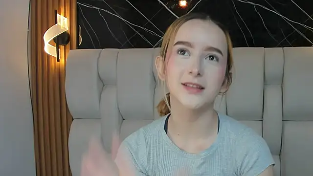 kristal joi dl online show from December 2025 11:41:02 AM