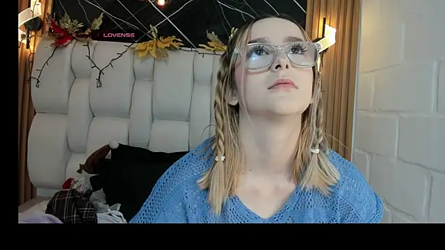 kristal joi dl online show from December 2025 12:54:01 PM