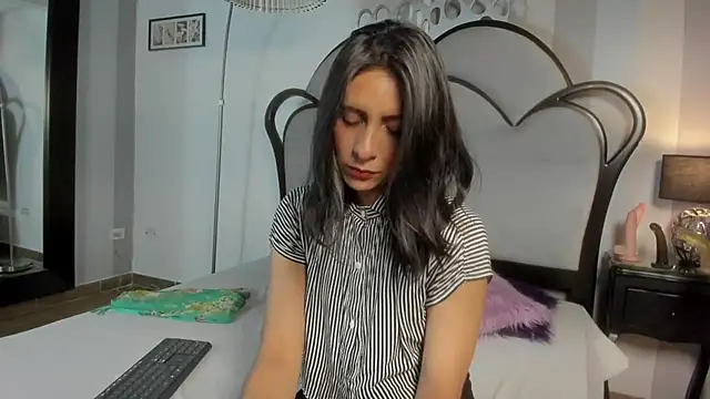 Snapshot of MiaAmore_ chatting on March 2026 07:13:02 PM MiaAmore online show from March 2026 07:13:02 PM