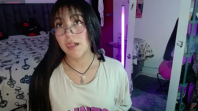 lilitth777 online show from February 2026 12:04:02 AM