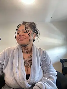 chicanachic13 online show from September 2025 10:33:02 PM