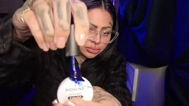 chicanachic13 online show from January 2026 04:06:01 AM