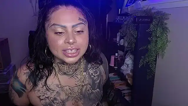 chicanachic13 online show from May 2026 04:50:01 AM