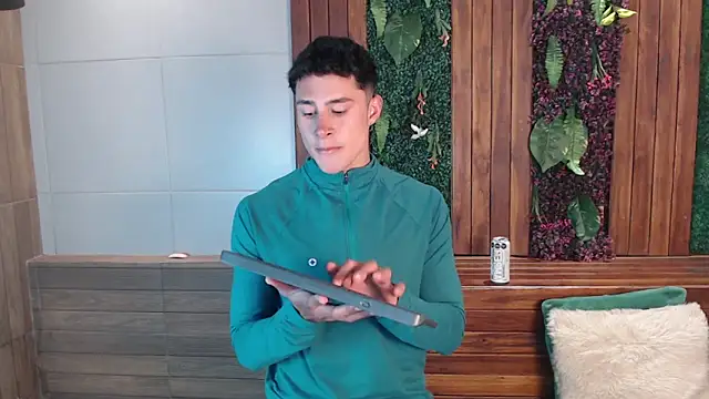 AustinJones  online show from September 2025 08:42:01 PM