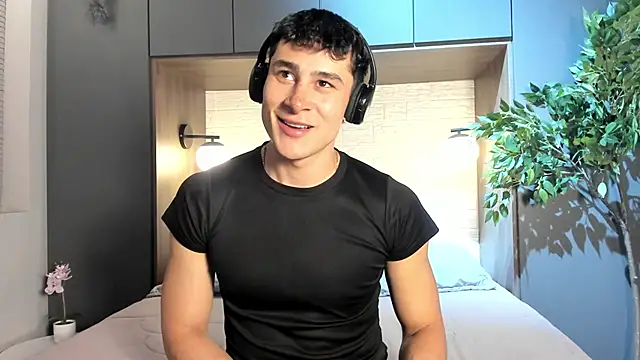 AustinJones  online show from April 2026 07:22:01 PM