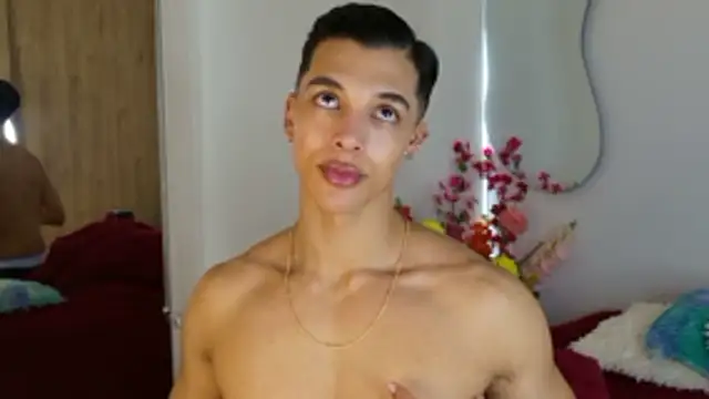 Snapshot of Troye_Williams chatting on March 2026 03:05:02 PM Troye Williams online show from March 2026 03:05:02 PM