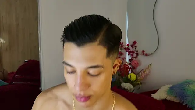 Snapshot of Troye_Williams chatting on March 2026 11:35:01 AM Troye Williams online show from March 2026 11:35:01 AM