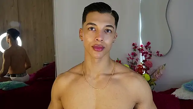 Snapshot of Troye_Williams chatting on March 2026 12:30:02 PM Troye Williams online show from March 2026 12:30:02 PM