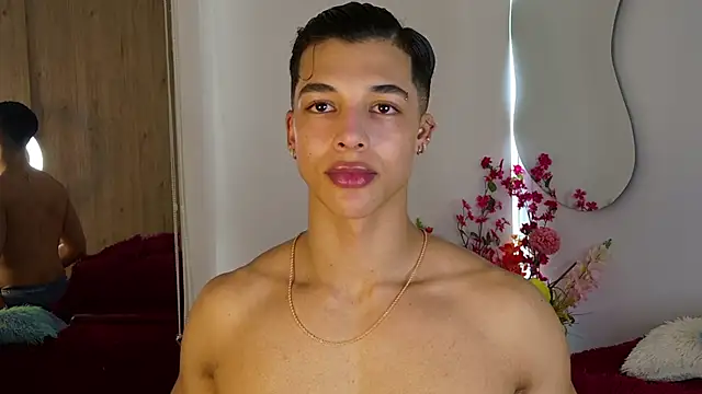 Snapshot of Troye_Williams chatting on March 2026 01:06:02 PM Troye Williams online show from March 2026 01:06:02 PM