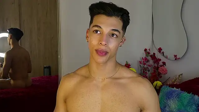 Snapshot of Troye_Williams chatting on April 2026 01:58:01 AM Troye Williams online show from April 2026 01:58:01 AM