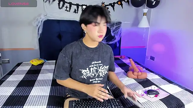 Creamy Angelo online show from October 2025 09:15:01 PM