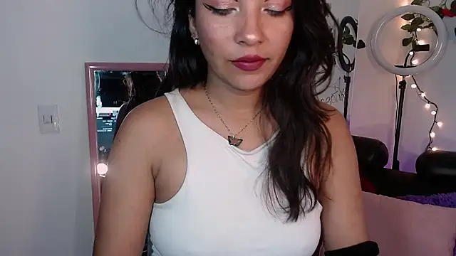 Snapshot of Dakota_ro chatting on November 2025 08:20:02 PM Dakota ro online show from November 2025 08:20:02 PM