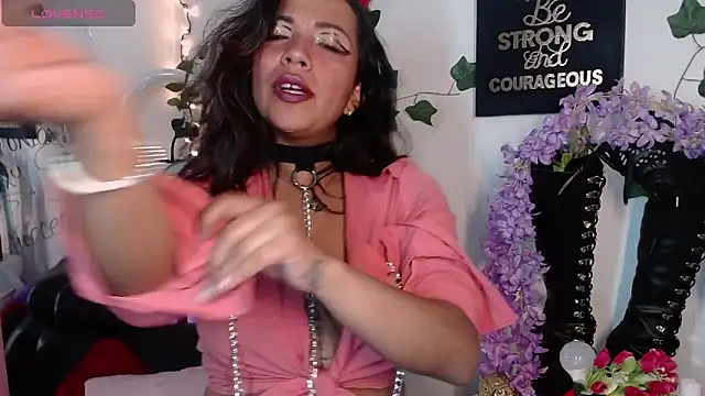 Snapshot of Dakota_ro chatting on November 2025 08:19:02 PM Dakota ro online show from November 2025 08:19:02 PM