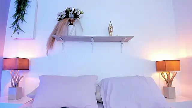 Snapshot of LuciaBenett_ chatting on September 2025 07:25:01 PM LuciaBenett online show from September 2025 07:25:01 PM