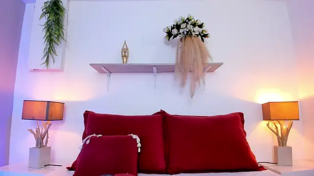 Snapshot of LuciaBenett_ chatting on November 2025 06:53:02 PM LuciaBenett online show from November 2025 06:53:02 PM