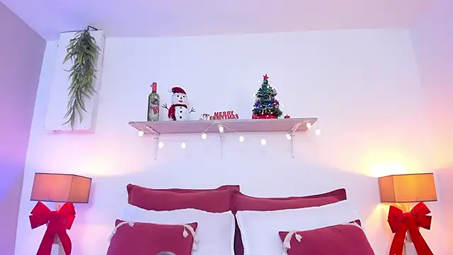 Snapshot of LuciaBenett_ chatting on December 2025 07:20:02 PM LuciaBenett online show from December 2025 07:20:02 PM