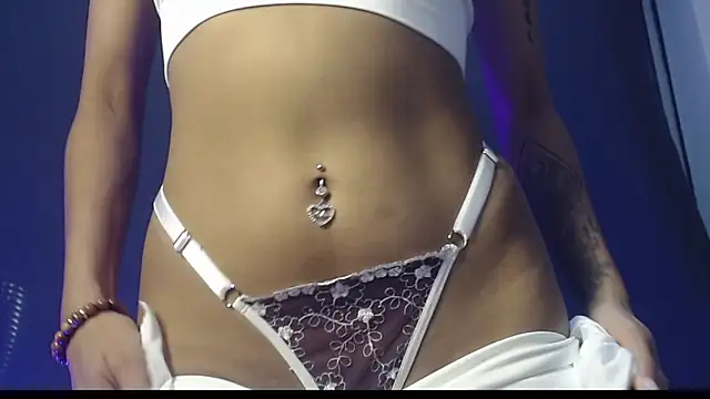 Snapshot of anne_colucci chatting on September 2025 05:40:01 AM anne colucci online show from September 2025 05:40:01 AM