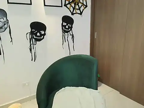 Snapshot of scarletevil chatting on October 2025 06:15:01 AM scarletevil online show from October 2025 06:15:01 AM