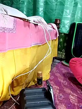 Mistompa24 online show from December 2025 04:04:01 PM