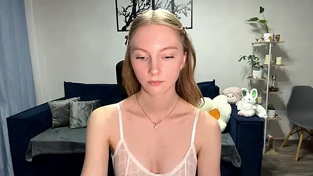 BrightAnnie online show from October 2025 05:58:02 PM