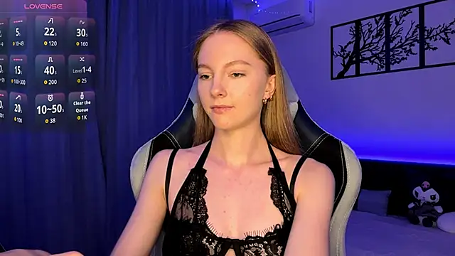 BrightAnnie online show from November 2025 03:01:02 PM