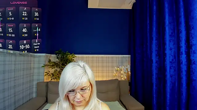 Snapshot of Hella_Fabel chatting on April 2026 01:16:02 AM Hella Fabel online show from April 2026 01:16:02 AM