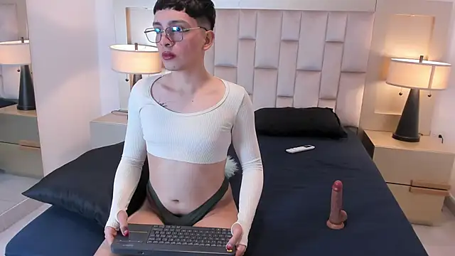 LiamHeat online show from October 2025 06:01:02 AM