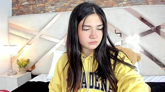 Snapshot of Valery_Brand chatting on October 2025 04:14:02 PM Valery Brand online show from October 2025 04:14:02 PM