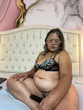Snapshot of Lucy_Milf_474 chatting on June 2026 12:13:02 AM Lucy Milf 474 online show from June 2026 12:13:02 AM