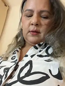 Snapshot of Lucy_Milf_474 chatting on June 2026 12:05:02 PM Lucy Milf 474 online show from June 2026 12:05:02 PM