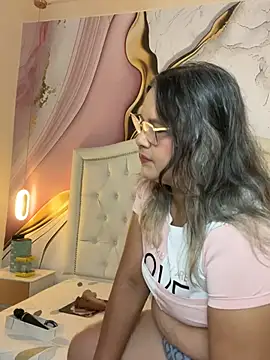 Snapshot of Lucy_Milf_474 chatting on July 2026 12:12:02 PM Lucy Milf 474 online show from July 2026 12:12:02 PM