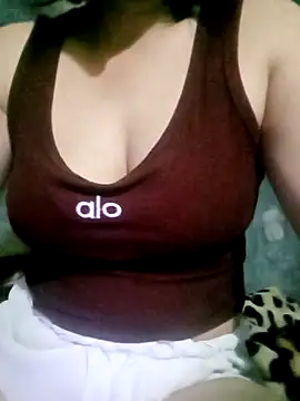 Surrilove online show from October 2025 03:47:02 PM