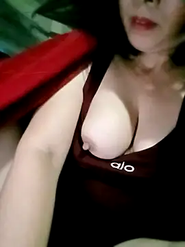 Surrilove online show from December 2025 03:39:01 PM