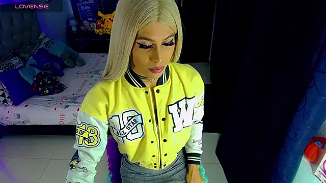 Snapshot of Anne_Zulb chatting on November 2025 03:38:01 AM Anne Zulb online show from November 2025 03:38:01 AM