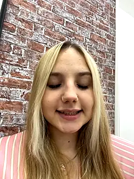 Sky Cutie online show from September 2025 04:23:02 AM