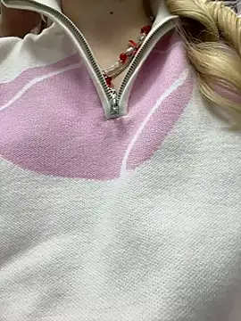 Sky Cutie online show from October 2025 04:24:01 AM