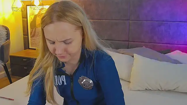 Sky Cutie online show from April 2026 04:27:01 AM