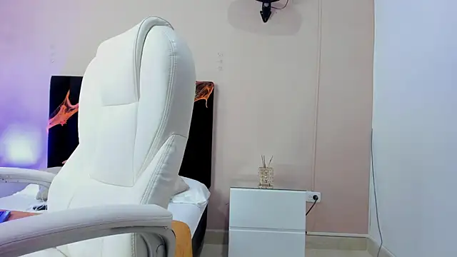 Nascary Fox online show from October 2025 07:46:02 PM