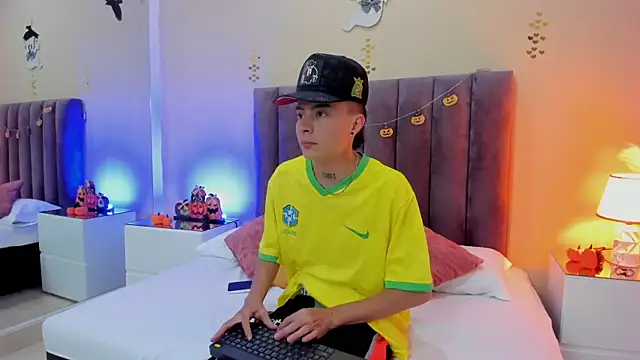 Nascary Fox online show from October 2025 07:47:02 PM