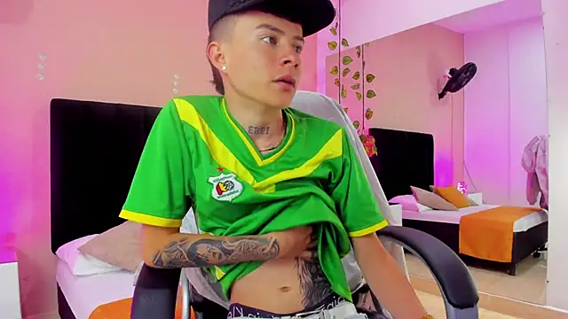 Nascary Fox online show from November 2025 07:27:01 PM