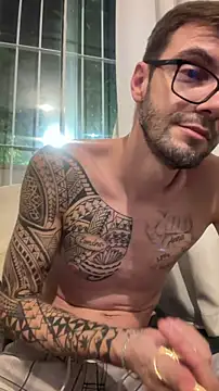 Snapshot of Leonsouzaof chatting on April 2026 01:06:01 AM Leonsouzaof online show from April 2026 01:06:01 AM