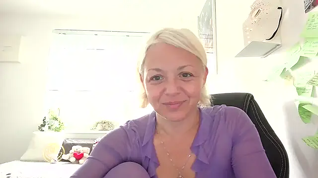 Linsy Kim online show from September 2025 05:42:02 AM