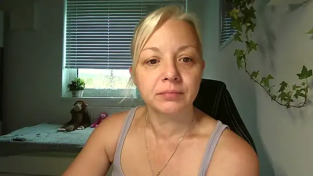 Linsy Kim online show from November 2025 06:55:01 AM